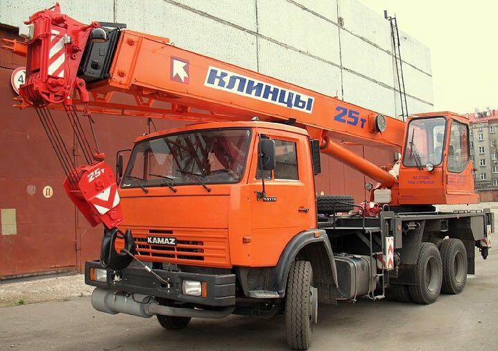 Автокран 25 т (стрела 21,9 м)