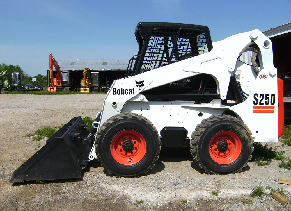 Мини-погрузчик Bobcat S250