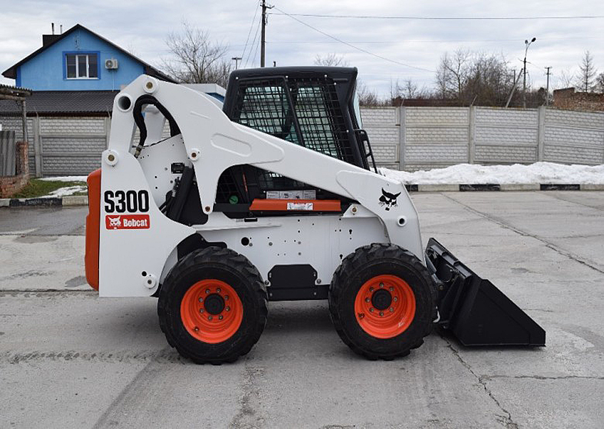 Мини-погрузчик Bobcat S300